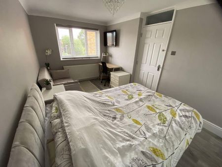 4 bedroom house to rent - Photo 3