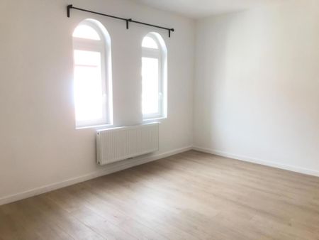 Gerenoveerd en ruim karakterpand vlakbij station Gent Dampoort en historisch centrum Gent - Photo 3