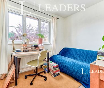 2 bedroom house to rent Rochford Close, Stansted, Essex, CM24 - Photo 5