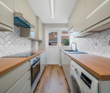 3 bedroom semi-detached house to rent - Photo 5