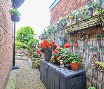 2 bedroom terraced house to rent - Photo 1