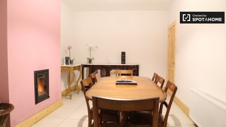 Cozy room in 3-bedroom house in Stoneybatter, Dublin - Photo 5