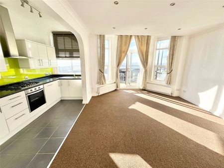 Mount Liell Court East, The Leas, Westcliff-on-Sea, Essex, SS0 8HH - Photo 2