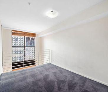 Stylish inner-city apartment over two levels! - Photo 3