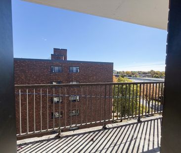 4½ à Louer — Chameran — 1549 $/mois - Photo 2