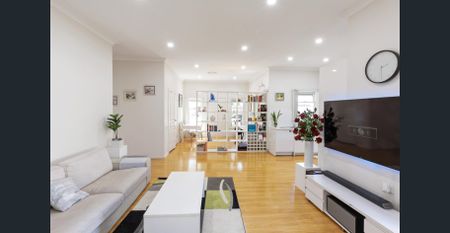 NEAR NEW CONDITION - Photo 3