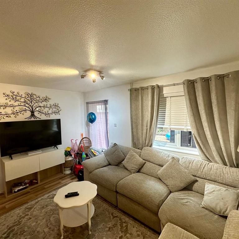 2 bedroom semi-detached house to rent - Photo 1