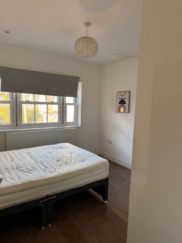 4 Bed Terraced House, Salisbury Road, RG30 - Photo 3