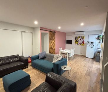 Malvern East - Photo 1