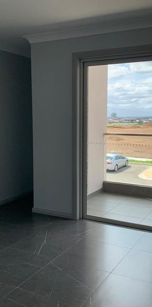 Almost New One Bedroom For Rent at Oran Park - Photo 1