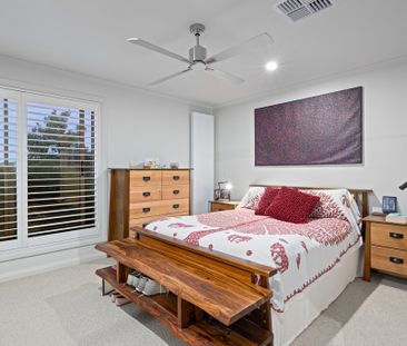 Stunning Home With Panoramic Views - Photo 4