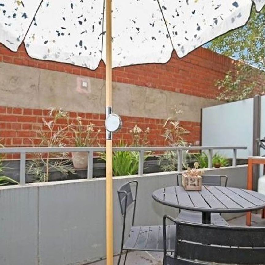 8/96 Charles Street, Fitzroy. - Photo 1