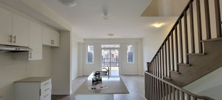 For Lease - 31 Cherry Hill, Barrie, Ontario - Photo 2