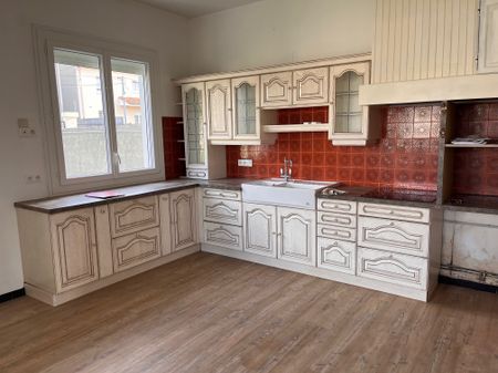 Location Maison 3 pièces 68m² L ISLE D ESPAGNAC 16340 - Photo 4