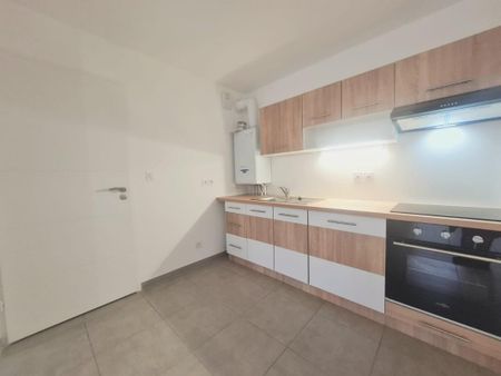 Location Appartement 2 pièces 40m² ST PIERRE EN FAUCIGNY 74800 - Photo 5