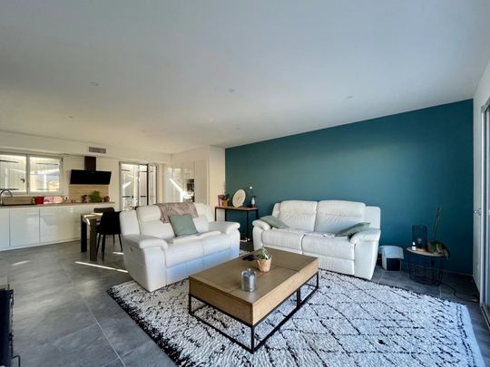 Location Maison 4 pièces 94m² CAROMB 84330 - Photo 1
