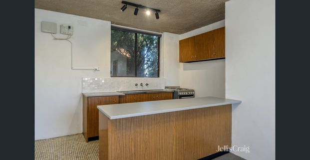 One Bedroom Unit in Brunswick - Photo 1