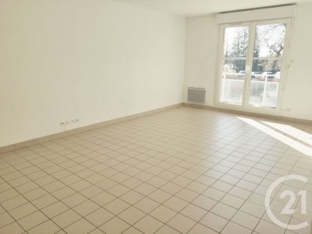 Location Appartement 3 pièces 74m² LILLEBONNE 76170 - Photo 2
