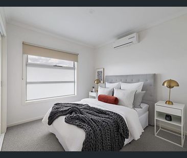 Modern Double-Storey Townhouse with Stylish Living & Prime Location - Photo 4