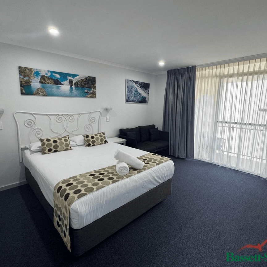 FURNISHED MANDURAH FORESHORE LIVING - Photo 1