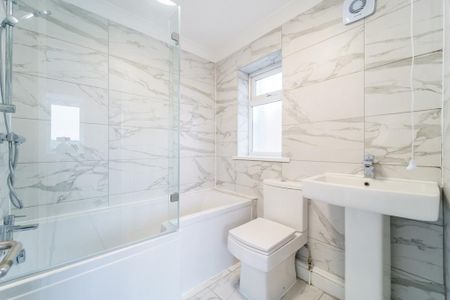 2 bedroom penthouse to rent - Photo 5