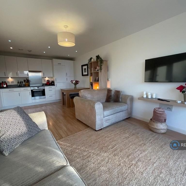2 bedroom flat to rent - Photo 1