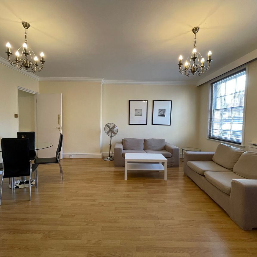 Large One Bed, One Bath & Cloak Room with Double Reception - Photo 1