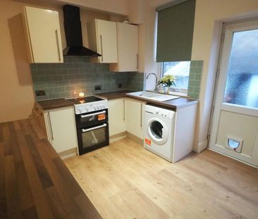 2 bedroom end of terrace house to rent - Photo 4