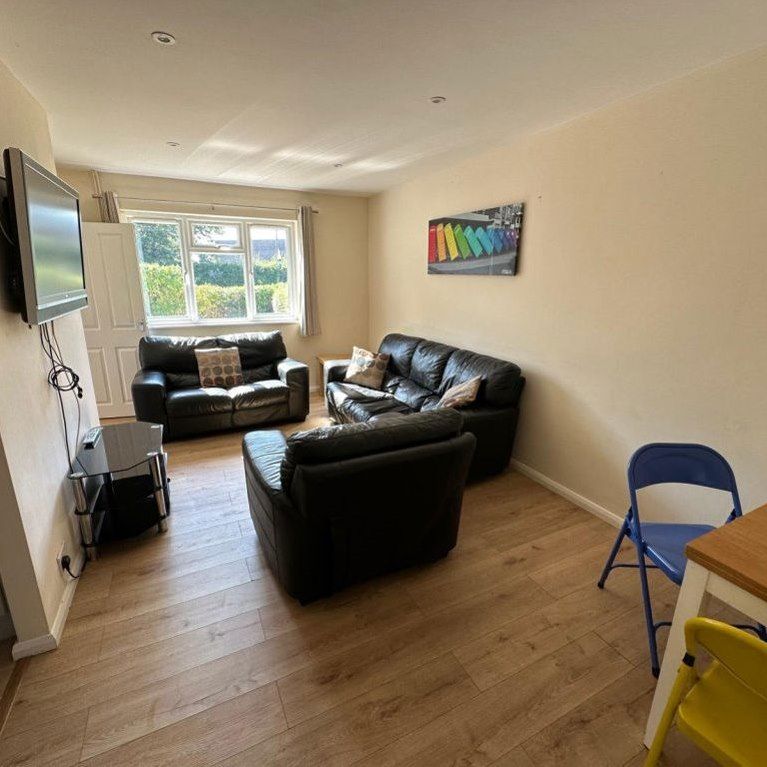 Titup Hall Drive, Headington, Oxford - Photo 1