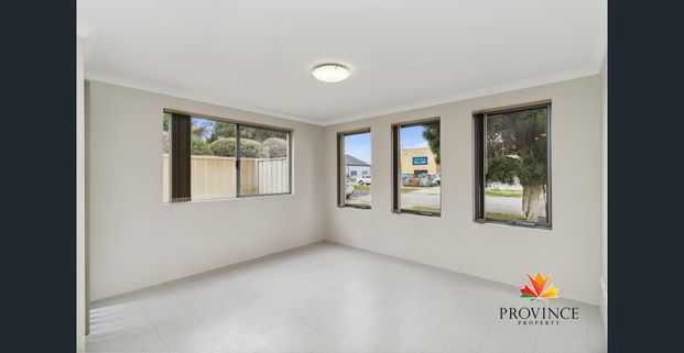 Private Ground Floor Residence with Courtyard - Photo 1