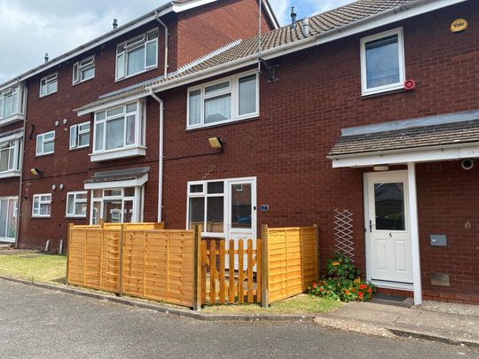 Baxter Avenue, Kidderminster - Photo 1