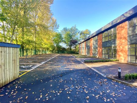 1 bedroom Flat in Parkview House, Wokingham - Photo 4