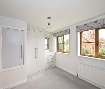 2 bedroom end of terrace house to rent - Photo 1