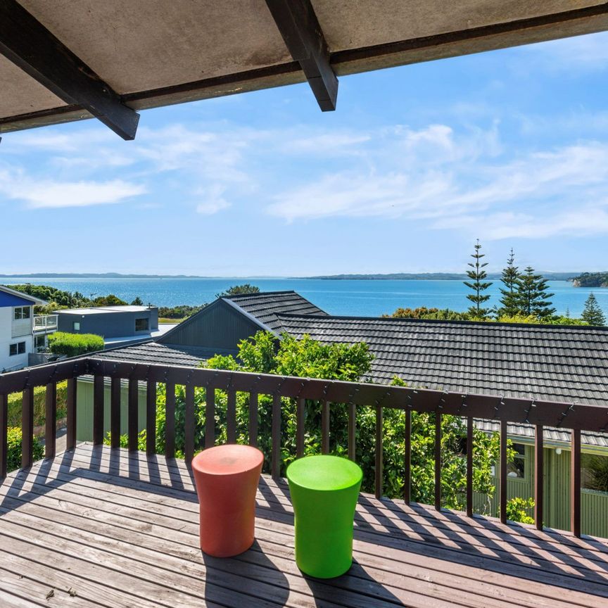 166A Clovelly Road Bucklands Beach - Photo 1