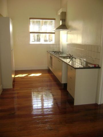 Central Remuera 4-5 Bedroom character Villa - Photo 4