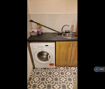 5 bedroom detached house to rent - Photo 5