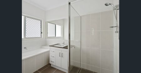 FAMILY HOME - GREAT LOCATION! - RENT INCREASING TO $900 PW 19.1.26. - Photo 4