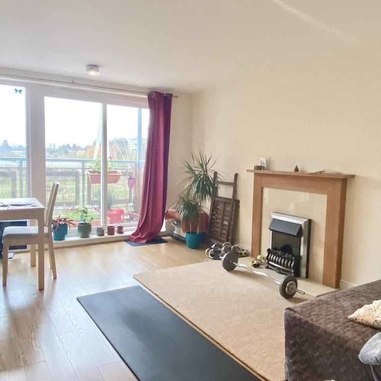 2 bedroom flat to rent - Photo 1