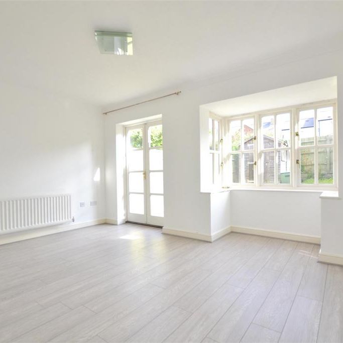 3 bedroom end of terrace house to rent - Photo 1