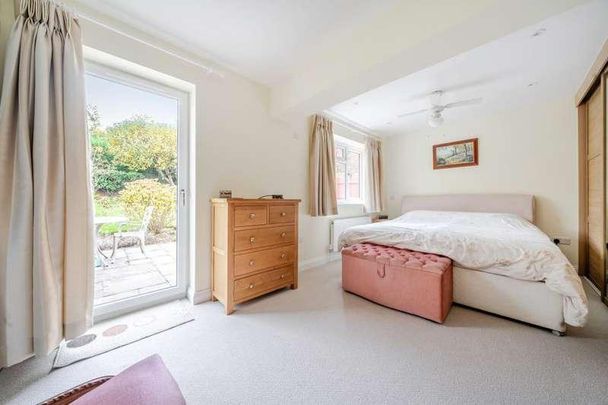 Thatcham, Berkshire, RG19 - Photo 1