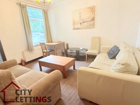 5 Bedroom End Terraced House - Photo 2