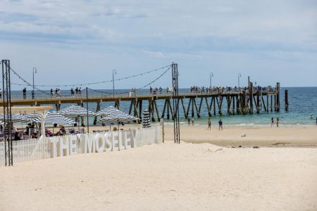 Modern Two Bedroom Unit on the Broadway - Photo 5