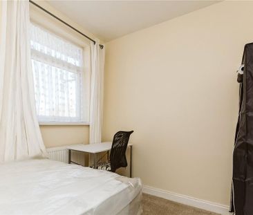 4 bedroom terraced house to rent - Photo 5