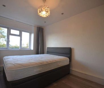 Berkeley Court, Weybridge, KT13 - Photo 3