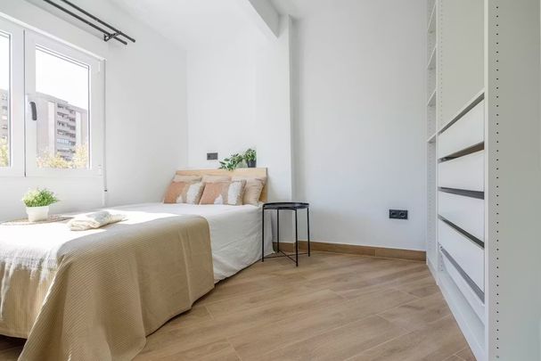 Carrer de l'Arquitecte Arnau, Valencia, Valencian Community 46020 - Foto 1