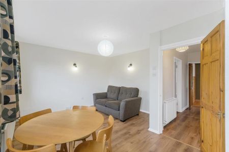 2 bedroom maisonette to rent - Photo 3