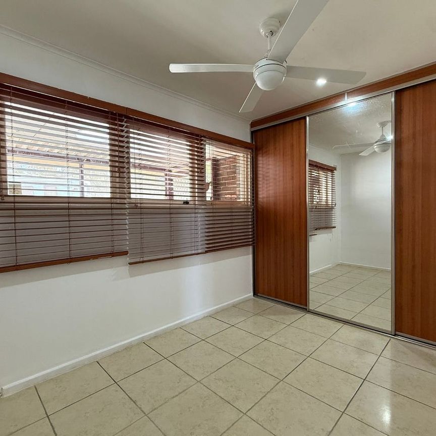 Spacious Home with Pool Moments from Liverpool CBD! - Photo 1