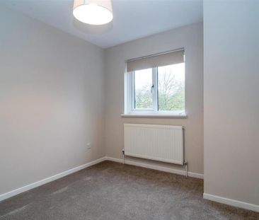 3 bedroom end of terrace house to rent - Photo 4