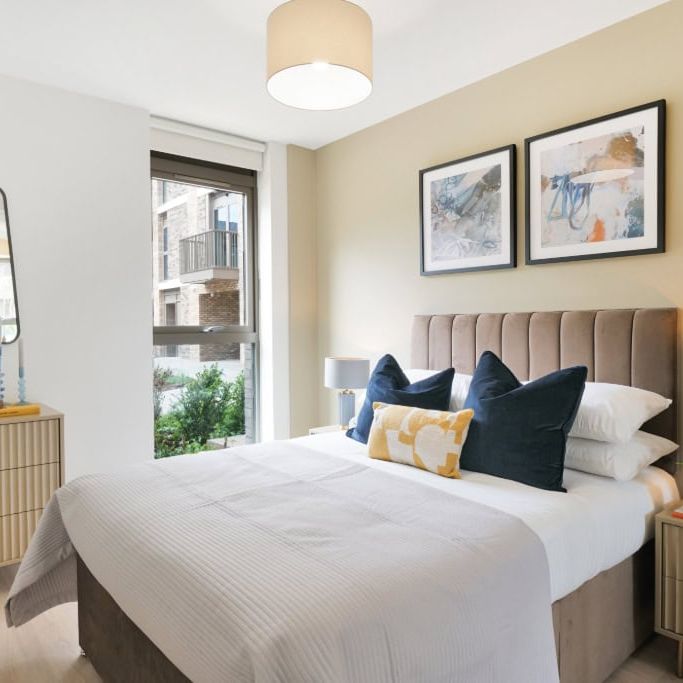 The Oakgate, KT22 7RZ, Surrey - Photo 1