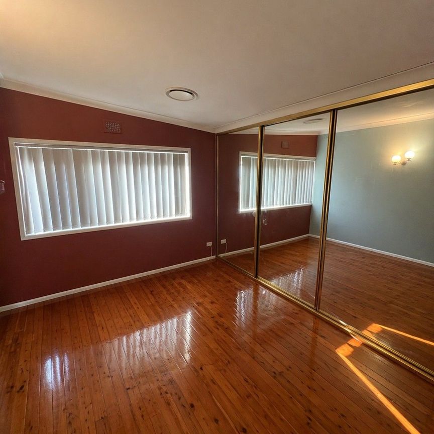 Four Bedroom House in Carlingford - Photo 1